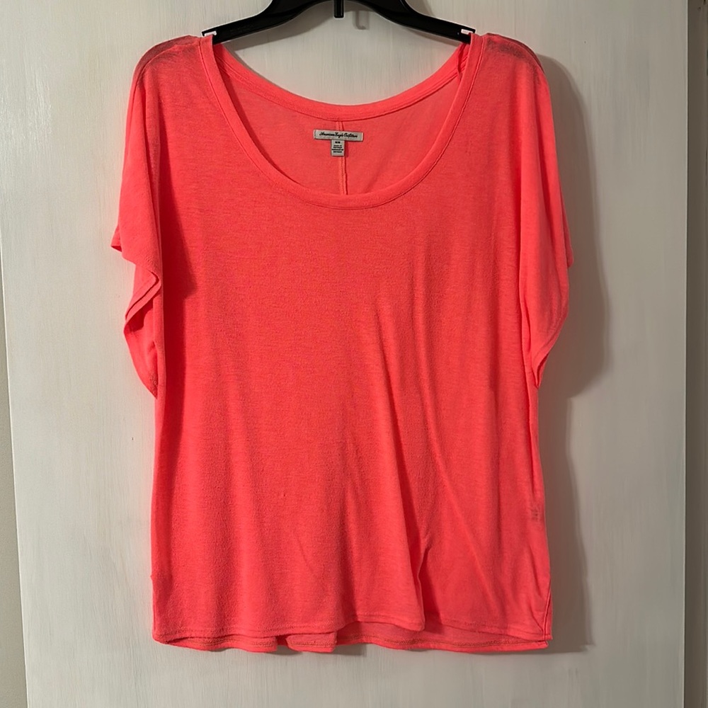 Pink T-Shirt with side slits - Size: M